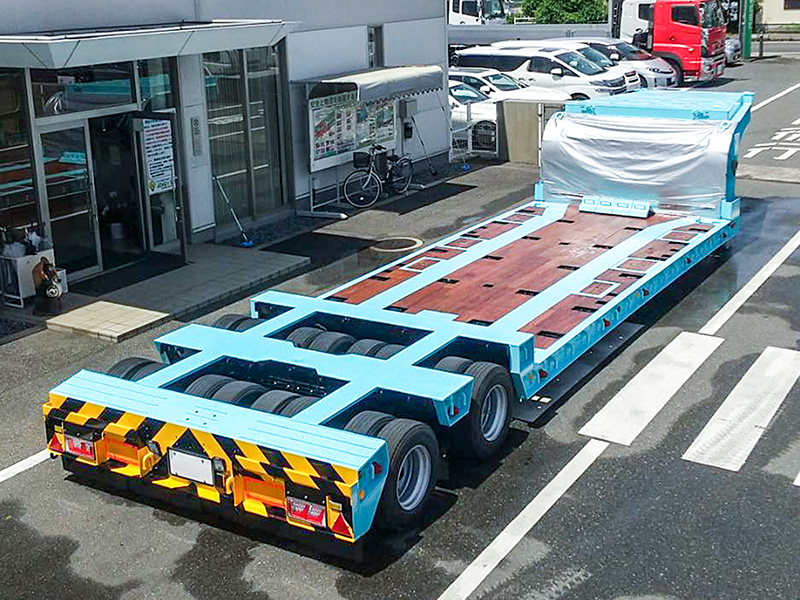 重機運搬用セミトレーラー
